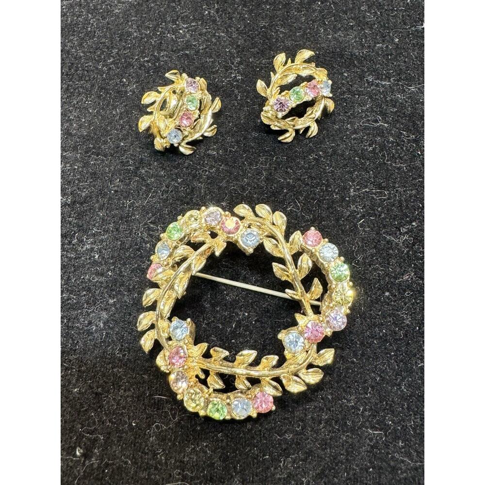 Coro Gold and Multicolor Necklace Set